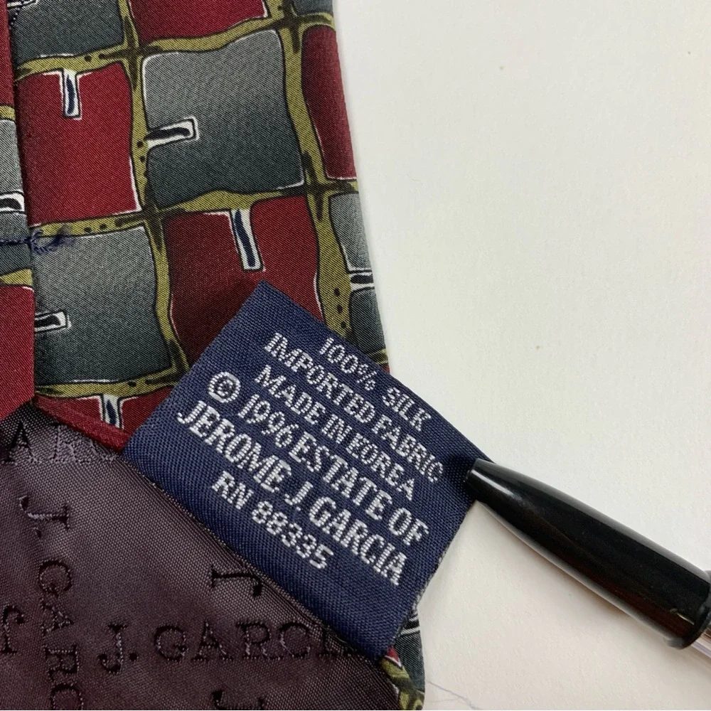 J.‎ Garcia Tie Men's 100% Silk Red Gray Made in Korea 3.75